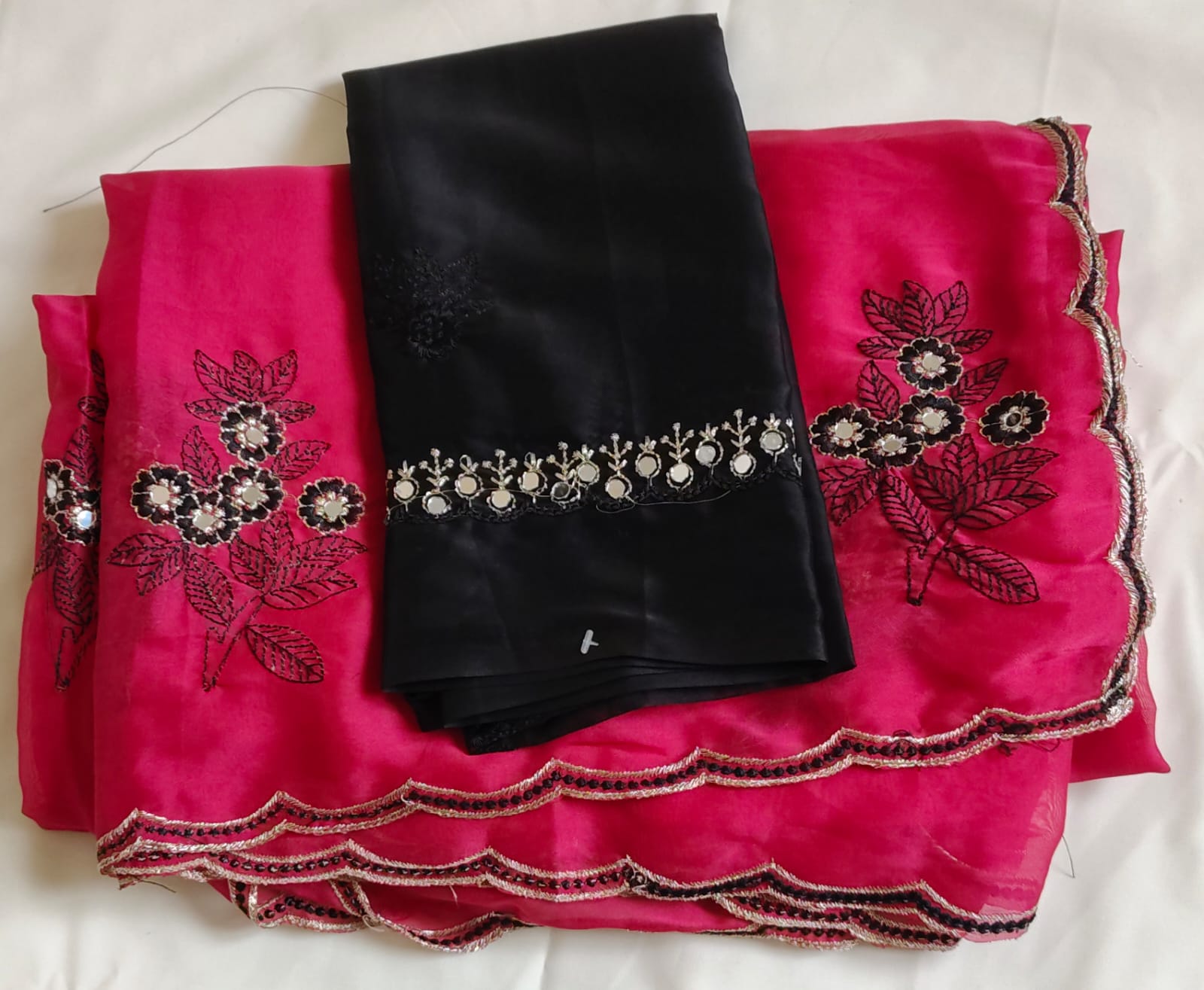 PRODUCT NAME Georgette Saree with Embroidery Leaf Design & Mirror Cut Work